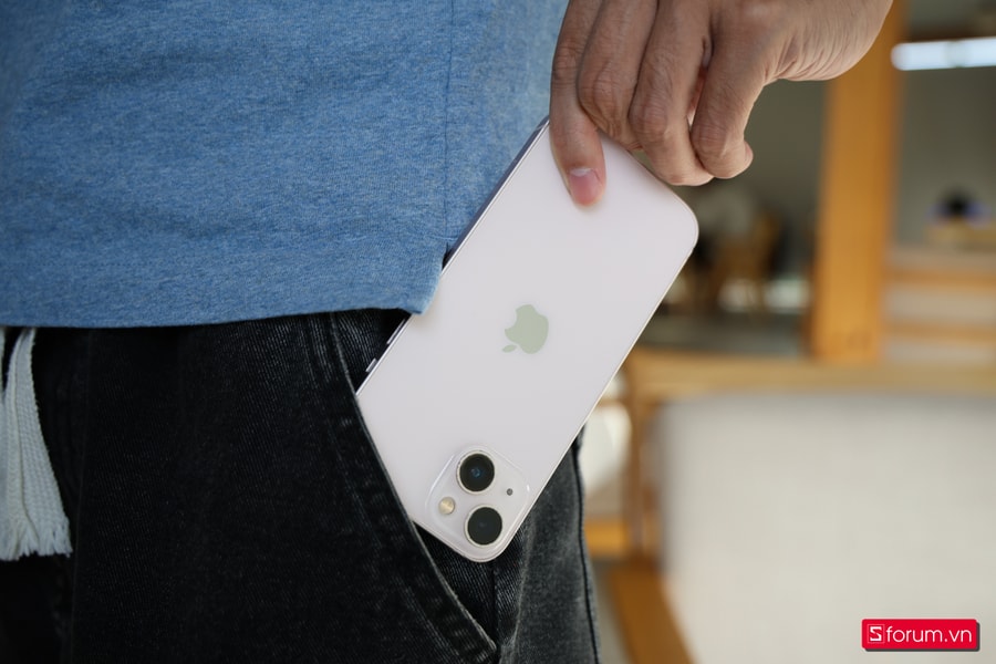 iPhone 13 giảm giá kỷ lục còn 11.99 triệu đồng: Sự lựa chọn thực dụng với hiệu năng vượt trội