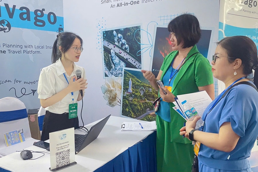 Sinh viên sáng tạo nền tảng du lịch thông minh