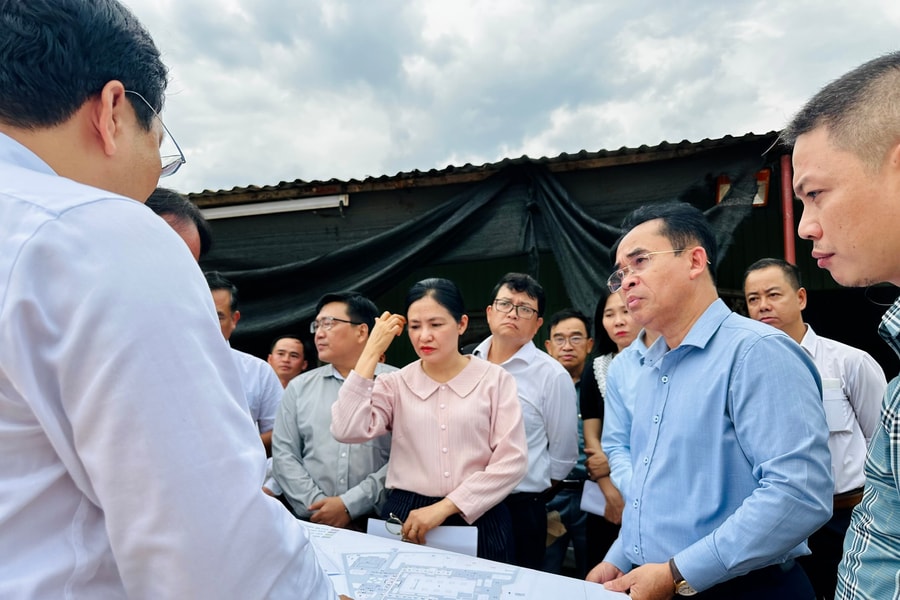 Lãnh đạo thành phố Đà Nẵng kiểm tra các dự án trường học chậm tiến độ tại xã Tam Xuân và Núi Thành
