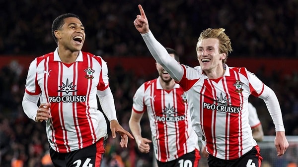 Shea Charles: Món hời 20 triệu bảng và lời giải cho bài toán trung tuyến của Manchester United