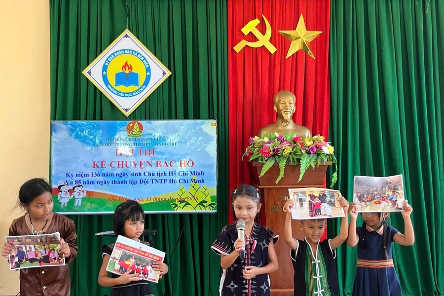 Thiếu nhi Cơ Tu với ngày hội “Bác Hồ kính yêu trong trái tim em”