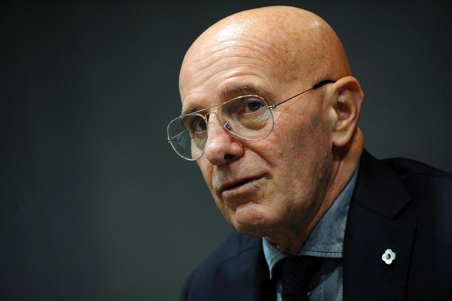 Arrigo Sacchi: Kẻ bán giày và cuộc cách mạng phá tan xiềng xích Catenaccio của AC Milan