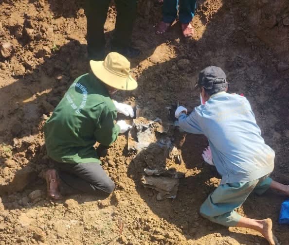 Quy tập hài cốt liệt sĩ tại xã Vu Gia
