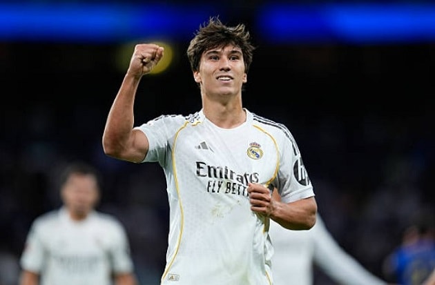 Real Madrid thắng Real Oviedo 2-0: Gonzalo Garcia rực sáng, Vinicius lạc nhịp tại Bernabeu