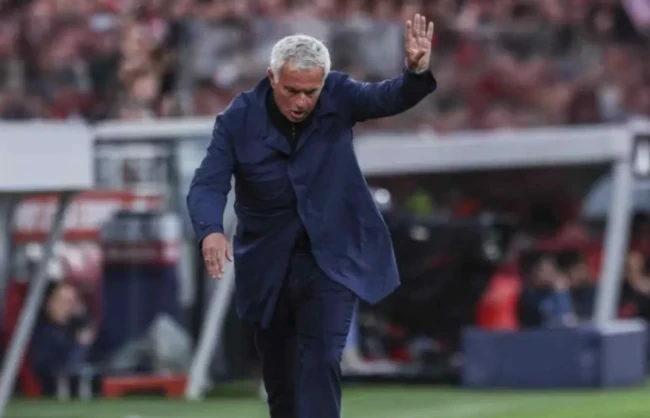 Jose Mourinho chuẩn bị tái xuất Real Madrid: Giải pháp thép cứu vãn cuộc khủng hoảng tại Bernabeu