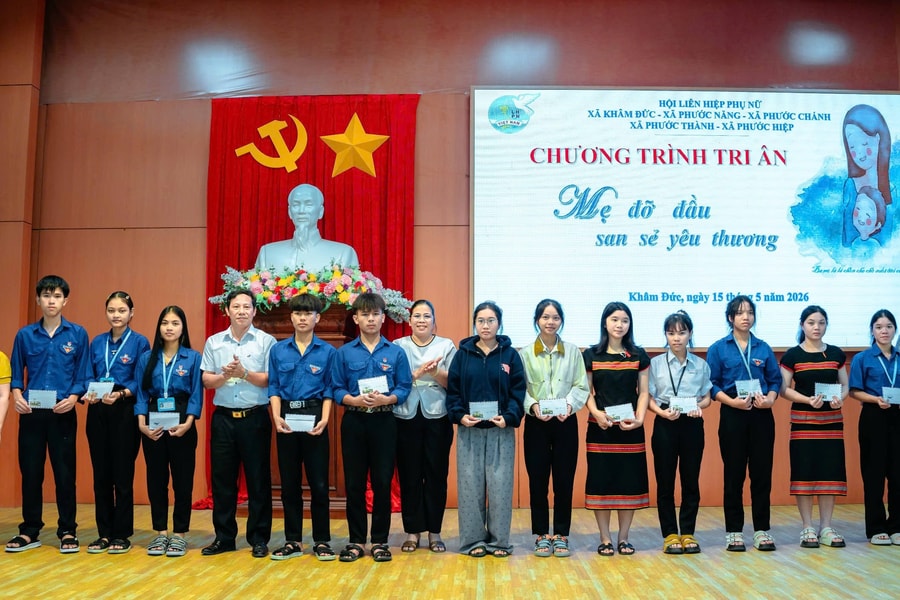 Chắp cánh ước mơ cho học sinh vùng cao