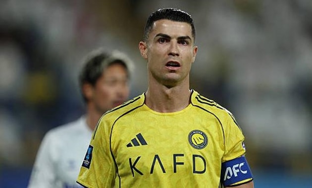 Ronaldo bỏ vào đường hầm, từ chối nhận huy chương sau khi Al Nassr mất cúp vào tay Gamba Osaka