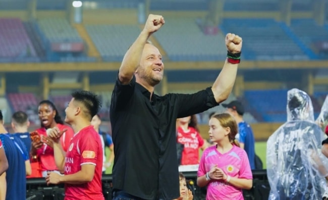 CLB Công an Hà Nội vô địch V-League sớm 3 vòng đấu, báo chí Thái Lan ca ngợi HLV Mano Polking