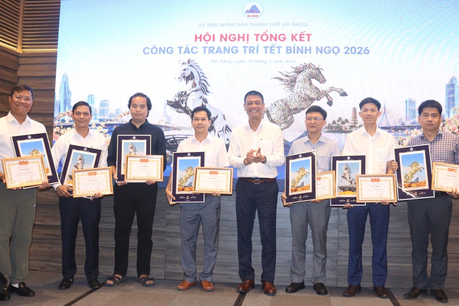 Đà Nẵng khen thưởng các tập thể, cá nhân trong công tác trang trí Tết Bính Ngọ 2026