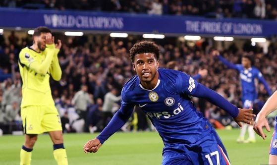 Chelsea hạ gục Tottenham 2-1: Hiệu quả định đoạt trận derby London kịch tính