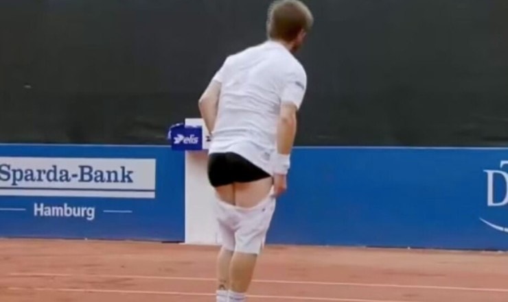 Scandal tennis trước thềm Roland Garros: Moutet gây sốc tại Hamburg, Martinez dọa đánh đối thủ