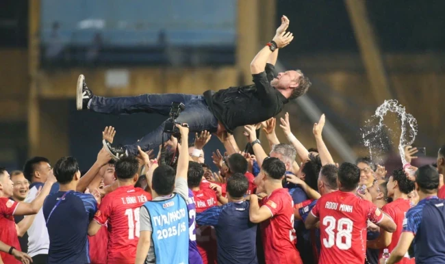 CLB CAHN vô địch V.League sớm 3 vòng và kỷ lục điểm số vô tiền khoáng hậu