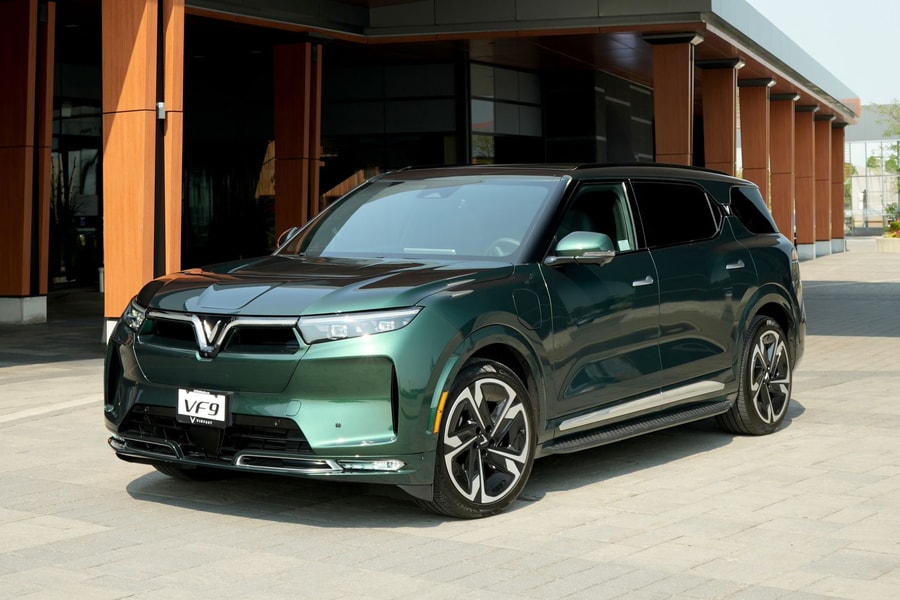 Giới chuyên gia “ngả mũ” trước VinFast VF 9 - SUV full-size nhưng linh hoạt, lăn bánh với giá 1,3 tỷ đồng