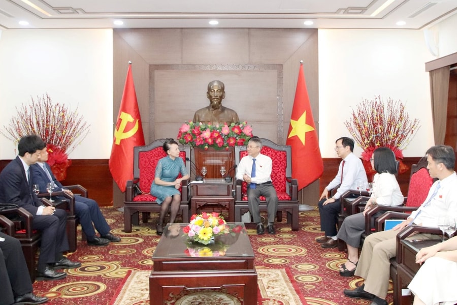 Đà Nẵng kêu gọi doanh nghiệp Trung Quốc đầu tư vào AI và chất bán dẫn