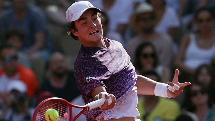 Thần đồng Fonseca rực sáng tại Roland Garros, Taylor Fritz nhận cú sốc bị loại sớm