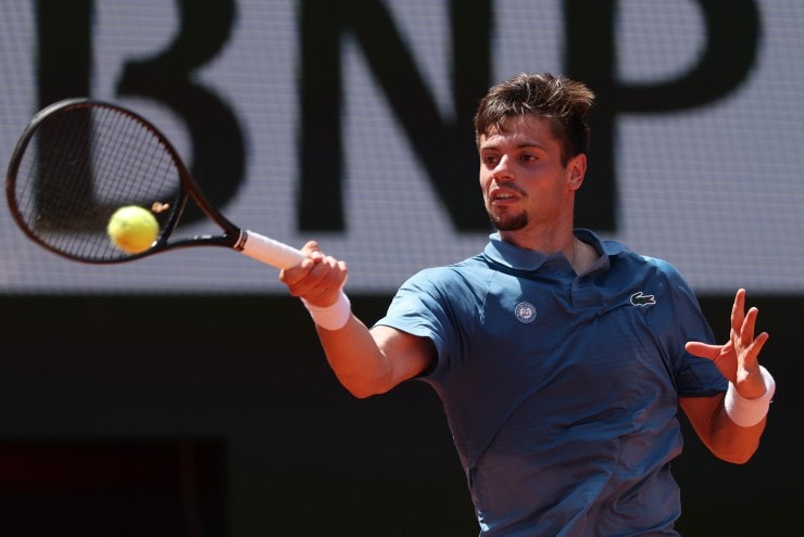 Roland Garros gặp sự cố hy hữu, Max Verstappen chỉ trích đội đua Red Bull