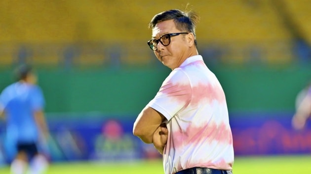 Kỷ lục 16 huấn luyện viên rời ghế tại V-League: Sự bất ổn từ tư duy quản trị ngắn hạn