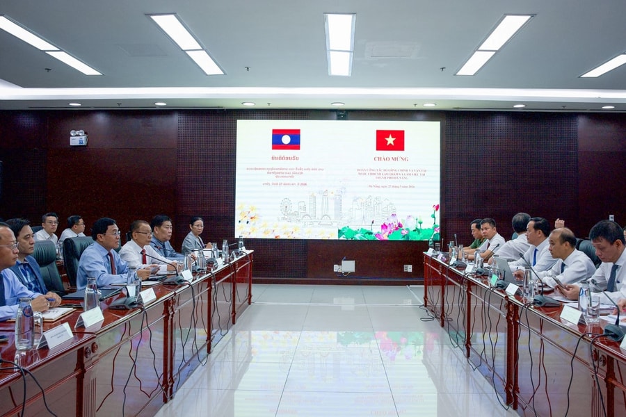 Da Nang shares urban development, logistics experience with Laos