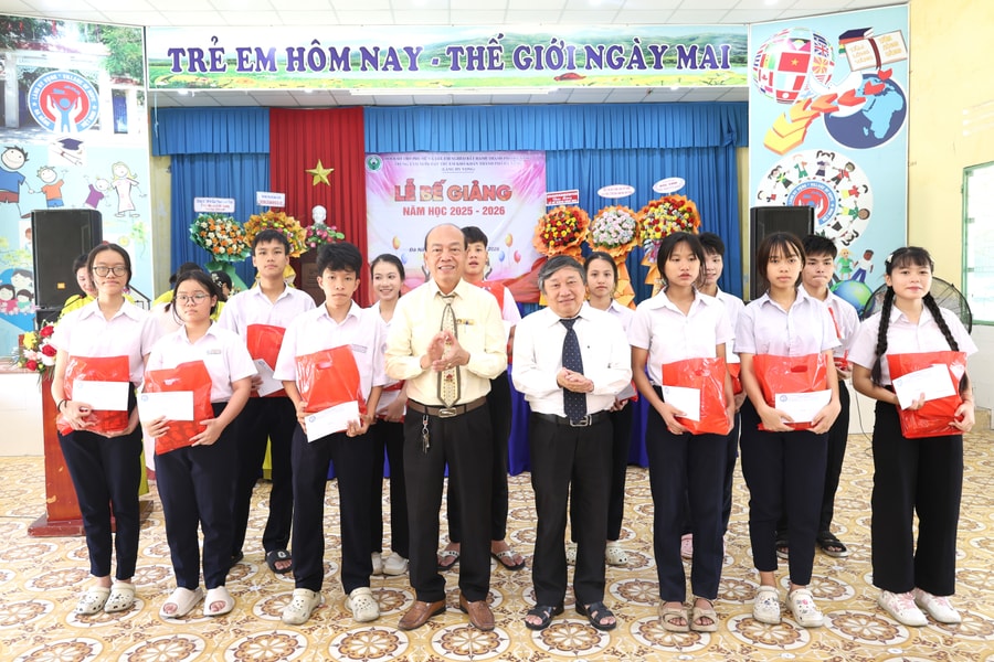 Học sinh Trung tâm Nuôi dạy trẻ em khó khăn thành phố Đà Nẵng nỗ lực vươn lên trong học tập