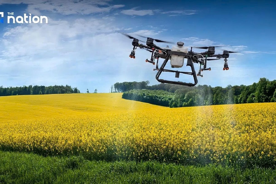Drone trên cánh đồng Thái Lan