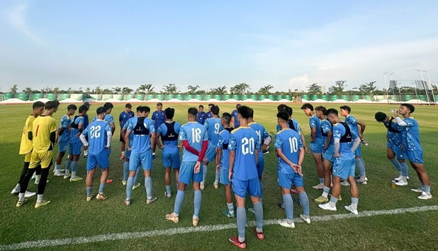 U19 Việt Nam rèn quân dưới nắng nóng 32 độ C: Thử thách đầu tiên tại Indonesia