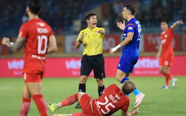 V-League và bước ngoặt minh bạch: Khi sai lầm trọng tài không còn là vùng cấm