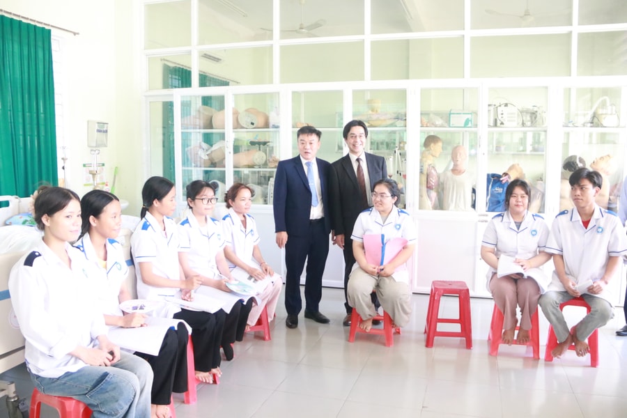 Trường Cao đẳng Y tế thành phố Đà Nẵng làm việc với JICWELS về hợp tác đào tạo, phát triển nhân lực y tế