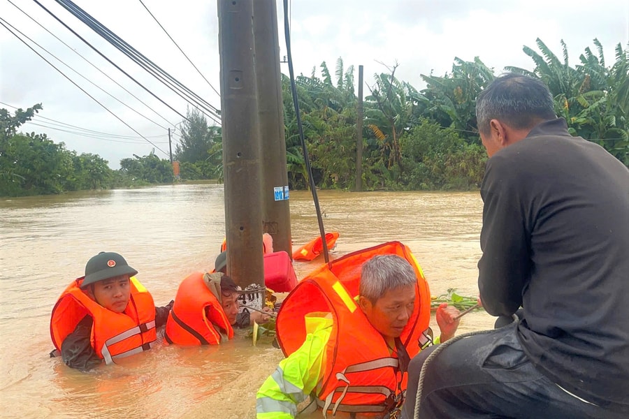 Tác nghiệp giữa lằn ranh sinh tử