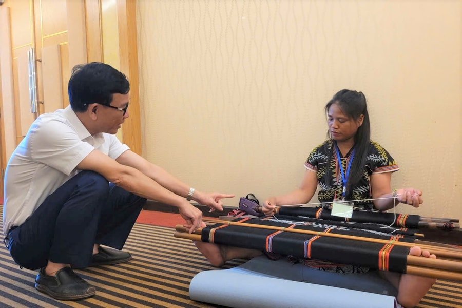 Phát triển bền vững tiểu thủ công nghiệp miền núi