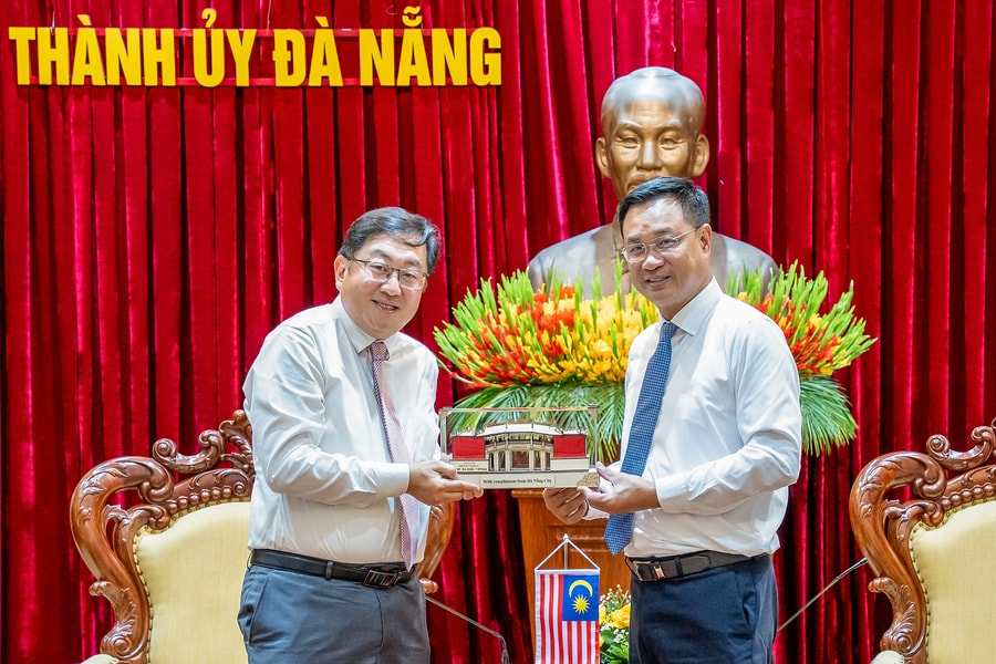Bí thư Thành ủy Đà Nẵng Lê Ngọc Quang tiếp Đại sứ Malaysia tại Việt Nam