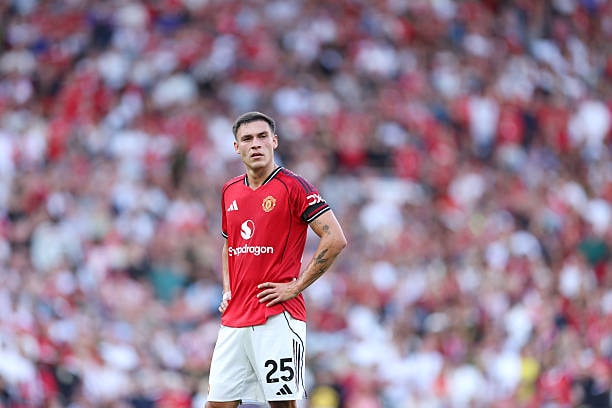 Man Utd và bài học đắt giá 50 triệu bảng từ thương vụ Manuel Ugarte