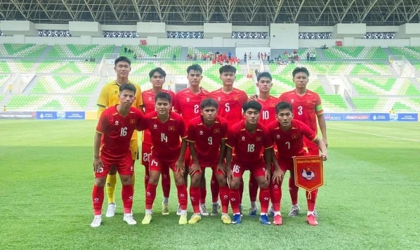 Công Hậu lập hat-trick giúp U19 Việt Nam thắng Timor Leste 3-0 ngày ra quân