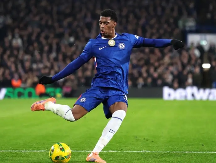 Xabi Alonso xác lập vị thế bất khả xâm phạm của Josh Acheampong tại Chelsea