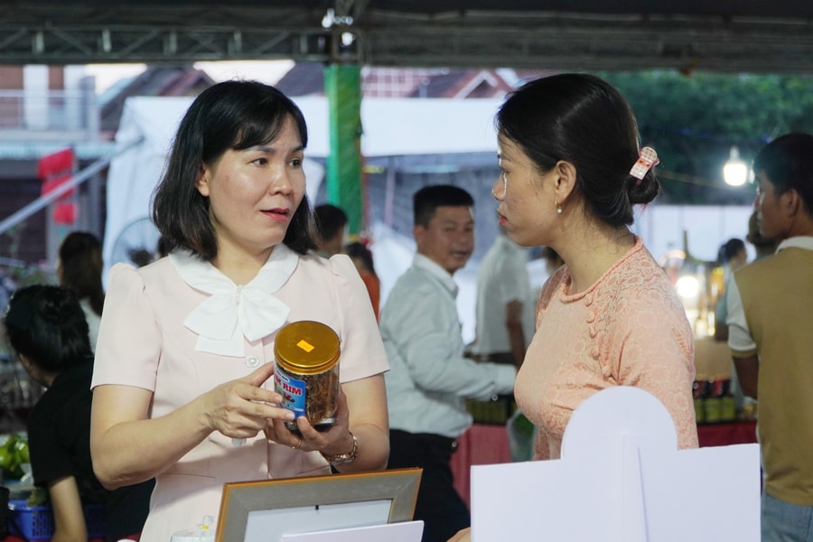 Khi mã QR chưa kể hết câu chuyện sản phẩm