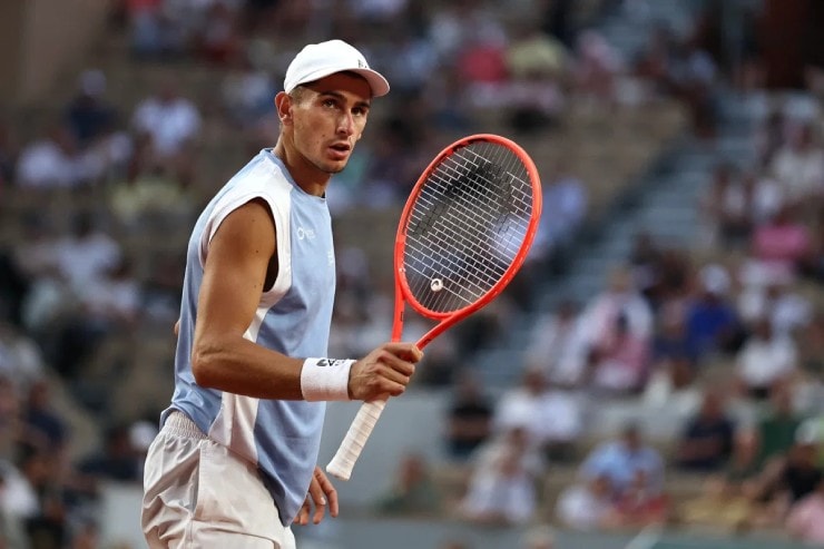 Matteo Arnaldi lập kỷ lục thi đấu gần 18 giờ để vào tứ kết Roland Garros 2026