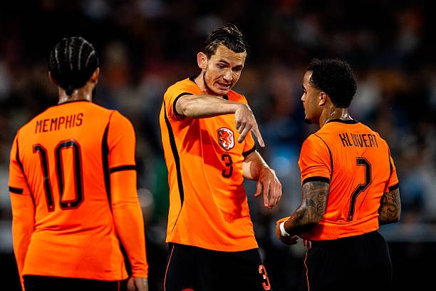Hà Lan thua sốc Algeria 0-1: Nỗi lo từ sự phung phí cơ hội tại Rotterdam
