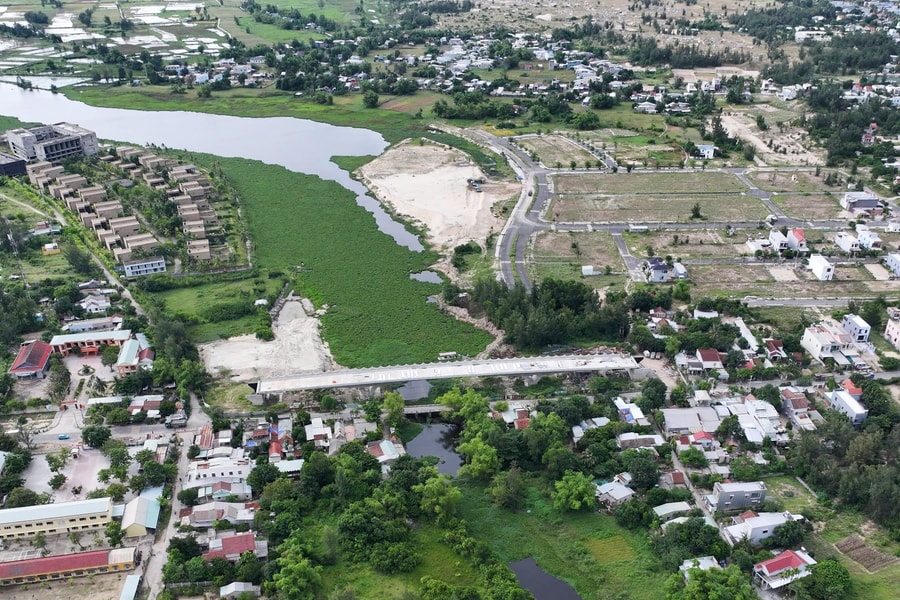 Đẩy nhanh bàn giao mặt bằng thi công đường dẫn cầu Nghĩa Tự tại phường Điện Bàn Đông