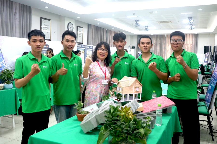 Sinh viên Đà Nẵng đưa ý tưởng từ giảng đường ra thị trường thực tế