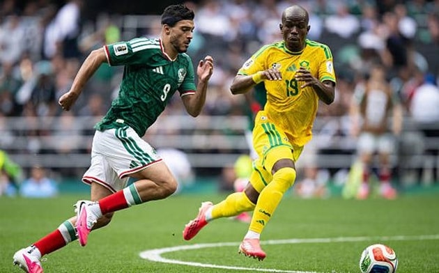 Mexico 2-0 Nam Phi: Raul Jimenez rực sáng giữa thánh đường Azteca