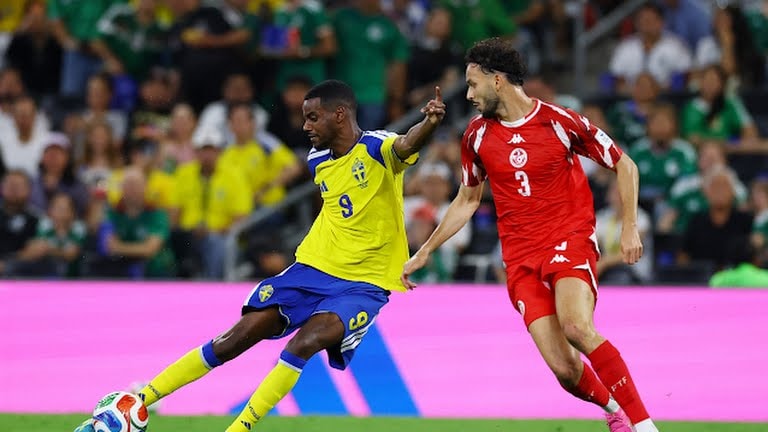 Thụy Điển thắng thuyết phục Tunisia 3-1: Đẳng cấp cặp song sát Isak và Gyokeres