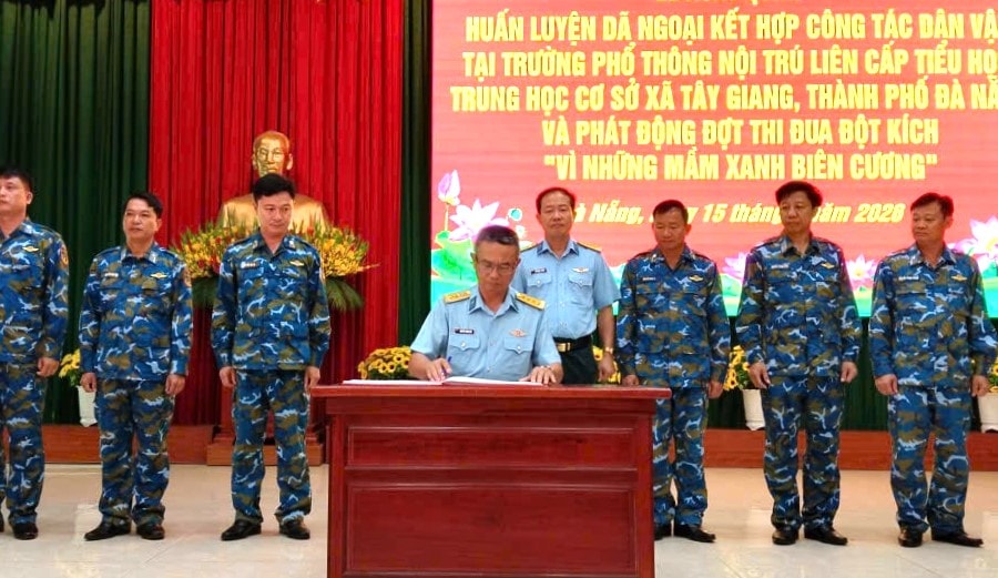 Sư đoàn 375 xuất quân làm công tác dân vận tại xã Tây Giang