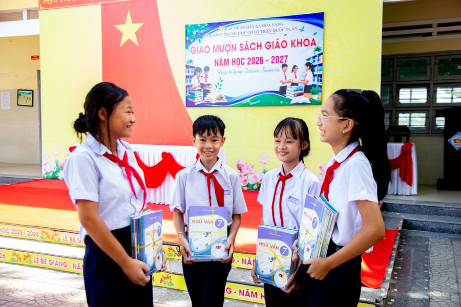 Hòa Vang triển khai chương trình giao mượn sách giáo khoa năm học 2026 - 2027