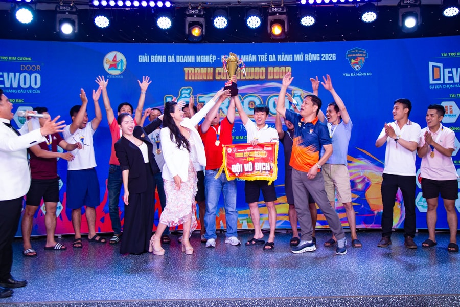 Ngọc Luân FC và Fococev vô địch Giải bóng đá doanh nghiệp, doanh nhân trẻ Đà Nẵng mở rộng