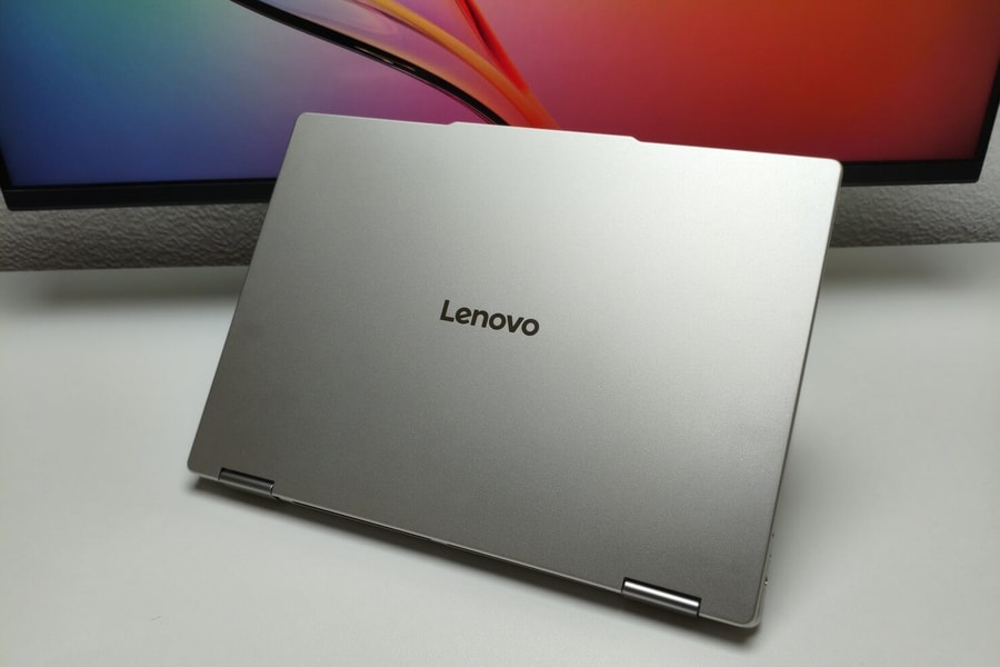 Cận cảnh Lenovo Yoga 7a: Laptop 2-in-1 trang bị 24GB RAM và màn hình OLED đang giảm giá 27%