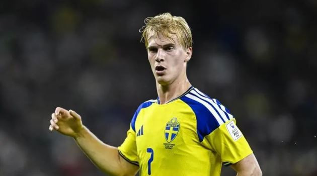 Lucas Bergvall và bài toán thay thế Elliot Anderson tại Nottingham Forest