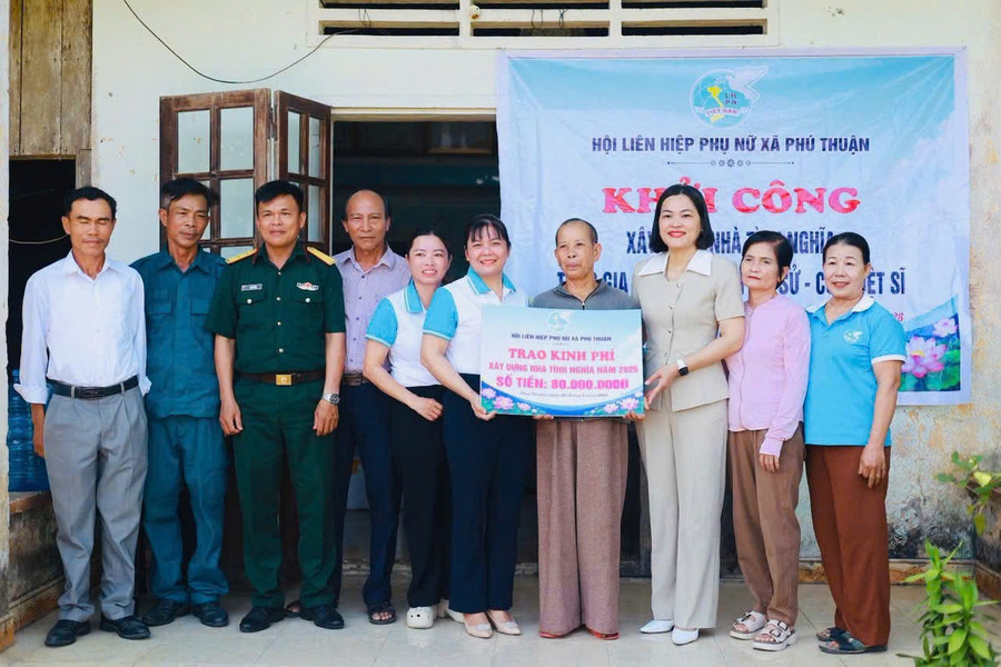 Xã Phú Thuận xây “Mái ấm tình thương” cho phụ nữ đơn thân