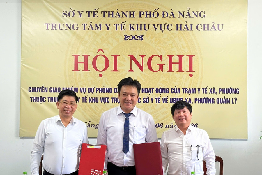 Trung tâm Y tế khu vực Hải Châu tiếp tục hỗ trợ trạm y tế sau chuyển giao