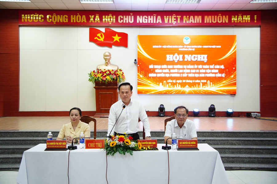 Đối thoại để hoàn thiện mô hình chính quyền địa phương 2 cấp tại phường Cẩm Lệ