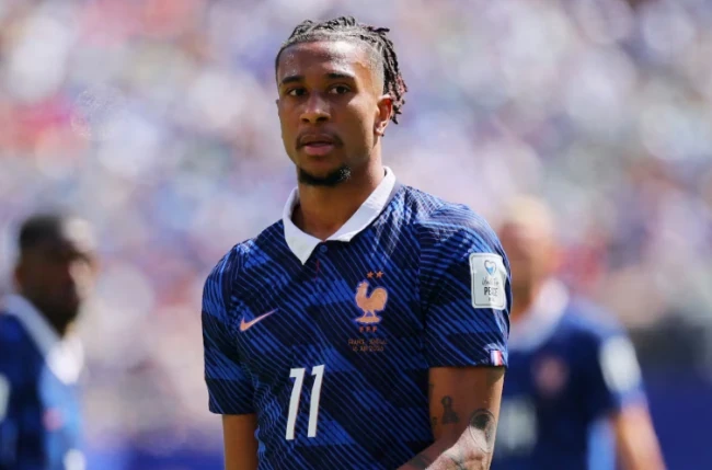 Michael Olise yêu cầu làm rõ tương lai tại Bayern Munich sau World Cup 2026