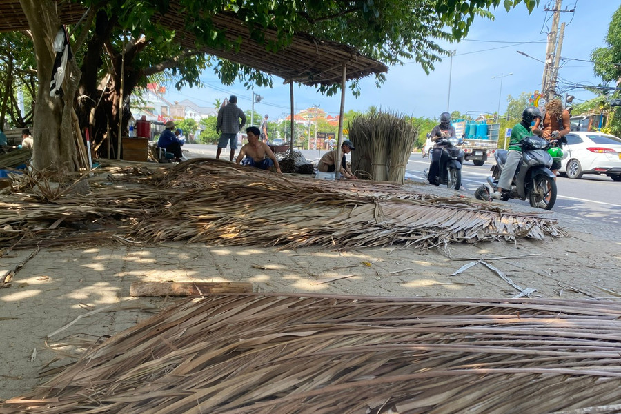 Bảo tồn nghề làm nhà tre, dừa xứ Quảng